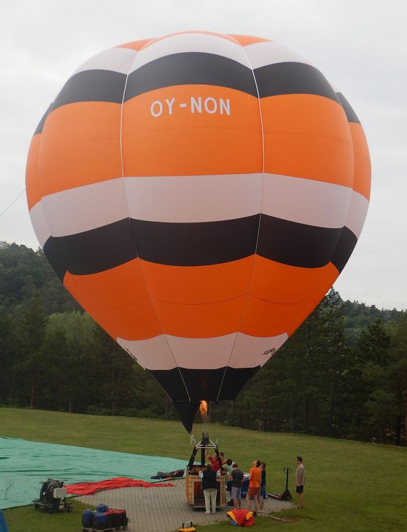 KUBICEK_BALLOONS_1465_Hvid_BB9E_OY_NON