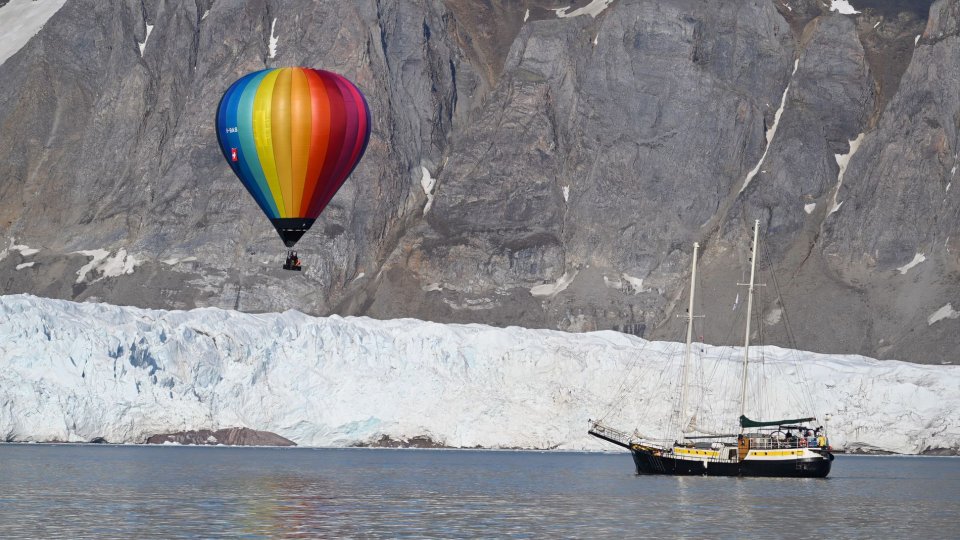 Arctic flight 1